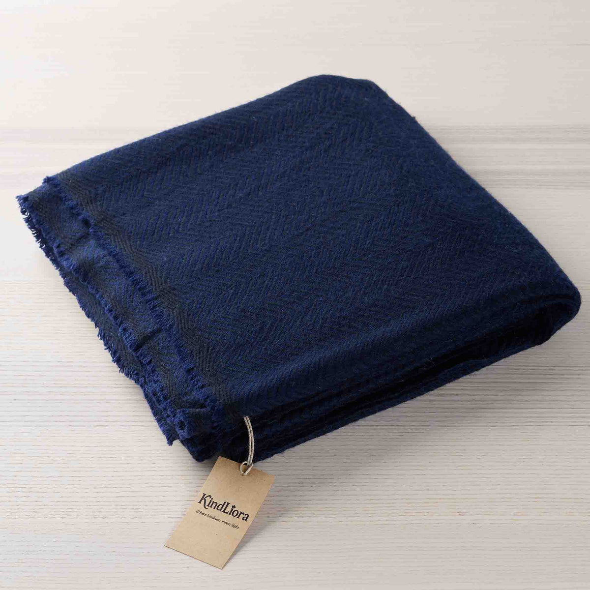 Throw – Blue Black
