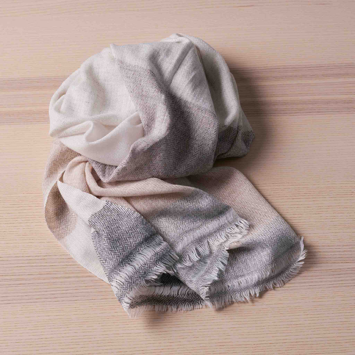 Light Wrap – Ivory Sand Grey