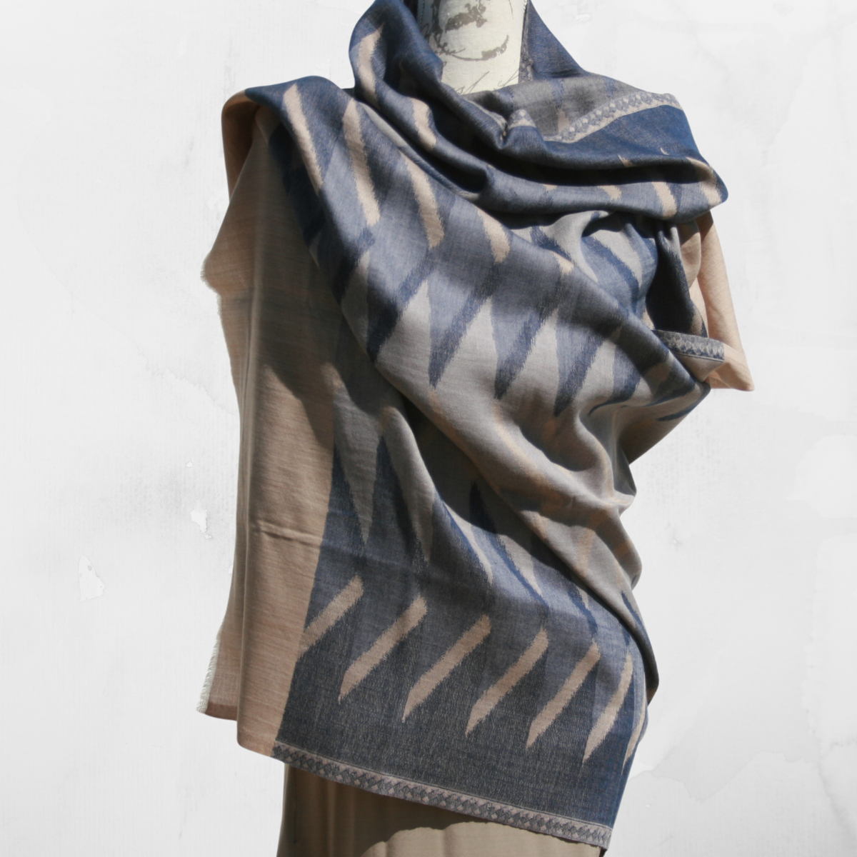 Cashmere Design – Indigo Sand
