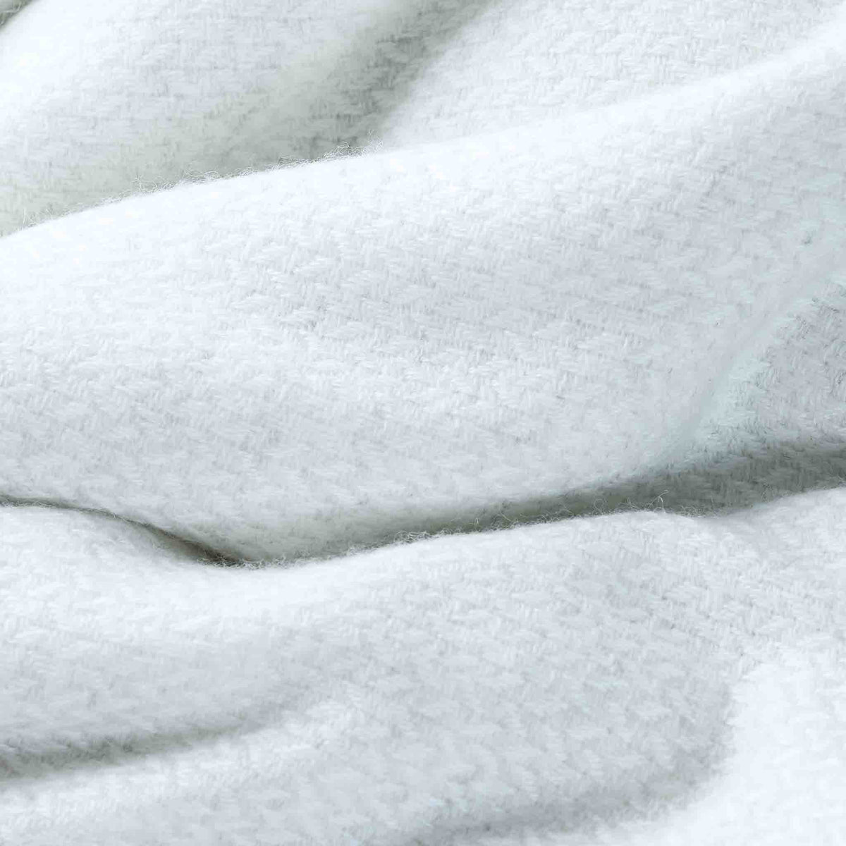 Throw – Ivory Plain