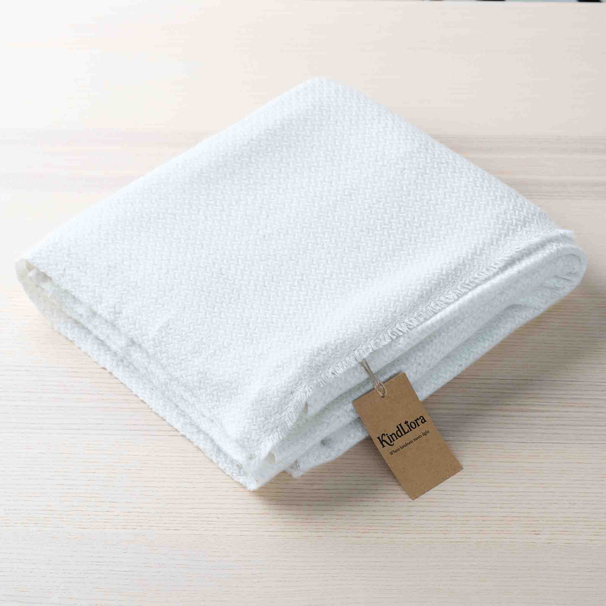 Throw – Ivory Plain