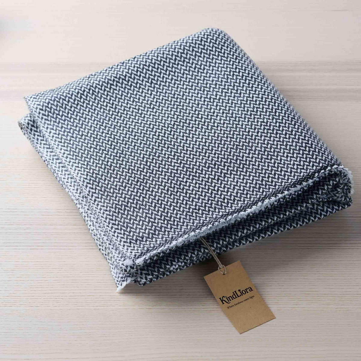 Throw – Black Beige