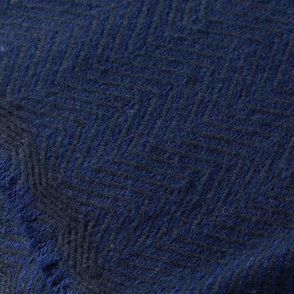 Throw – Blue Black