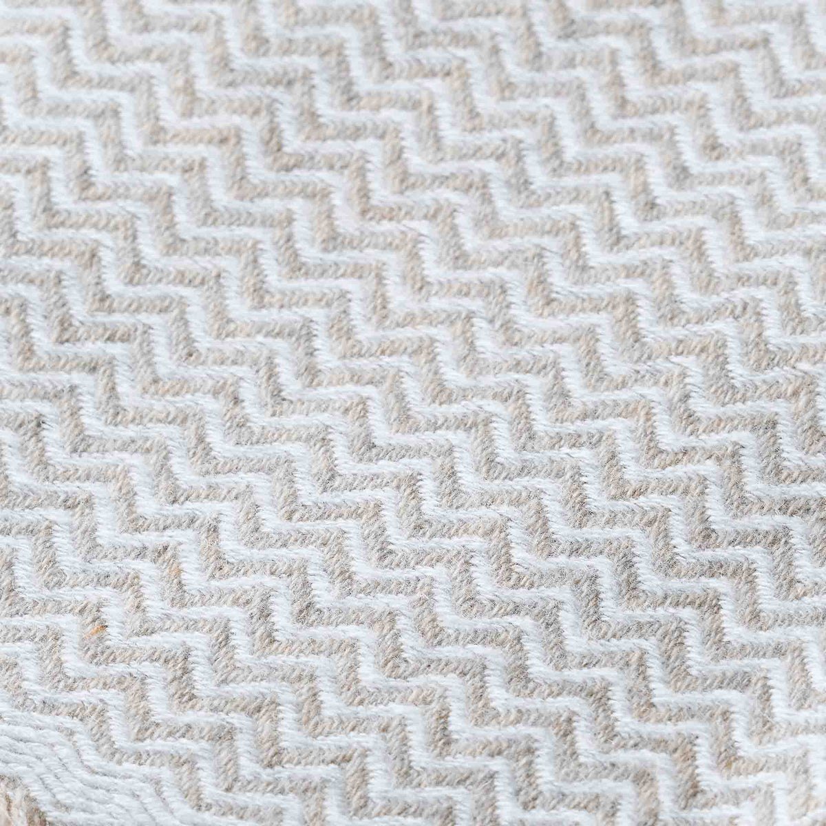 Throw – Camel Wave
