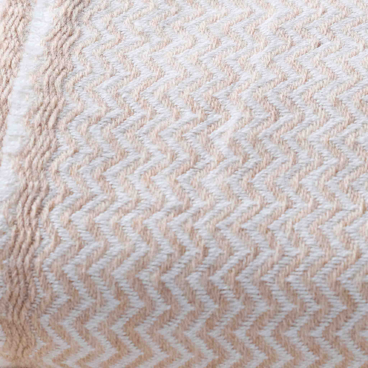 Throw – Light Camel Wave