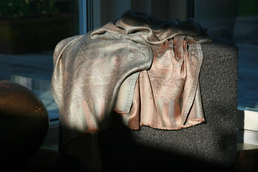 Cashmere Silk Jacquard Wrap – Taupe Paisley – Taupe Steel Gold