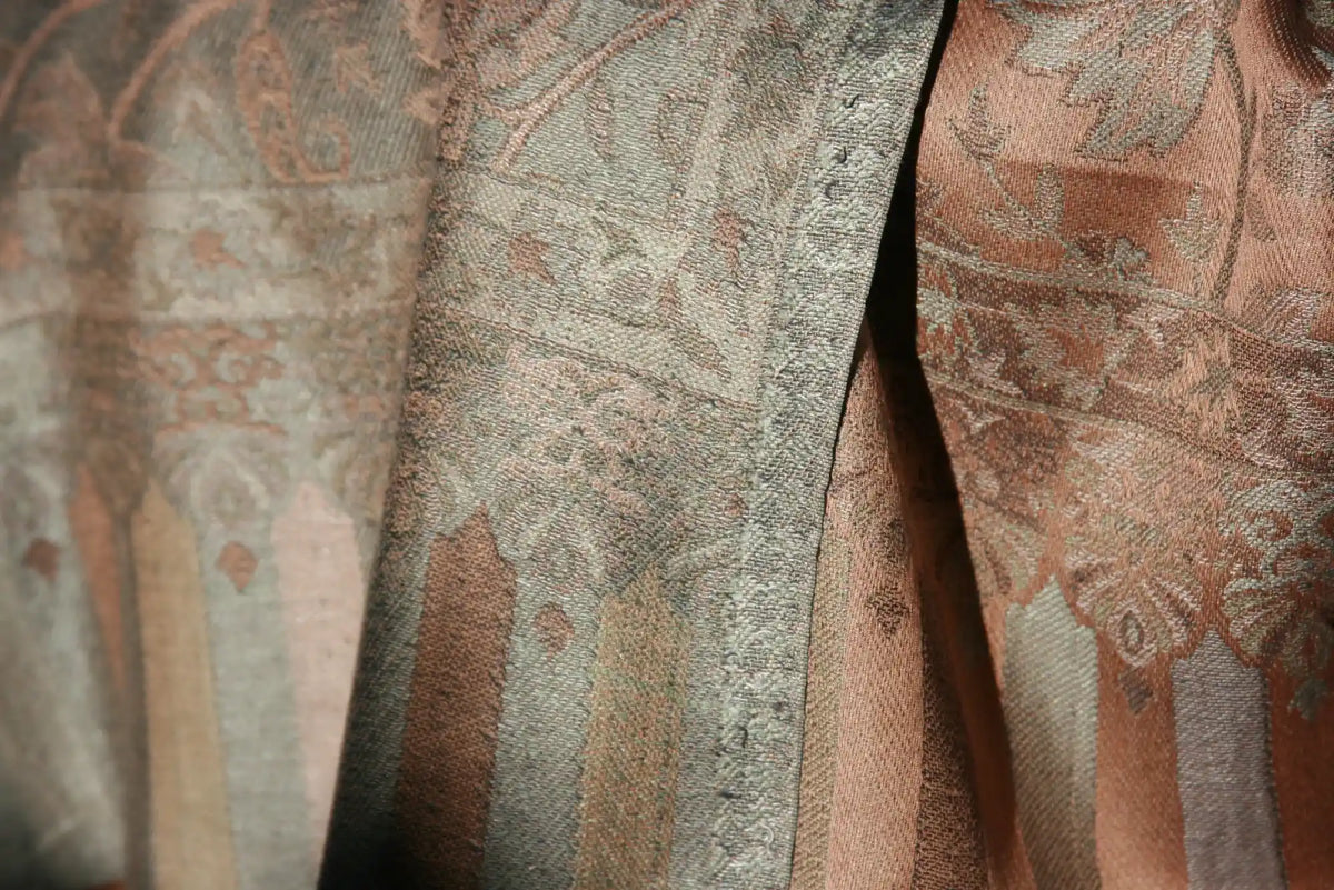 Cashmere Silk Jacquard Wrap – Taupe Paisley – Taupe Steel Gold