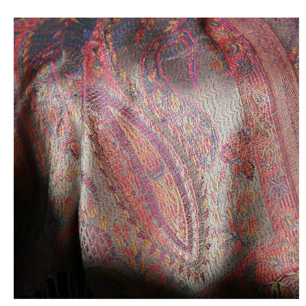 Cashmere Silk Jacquard Wrap – Vintage Rose Paisley – Rose Gold